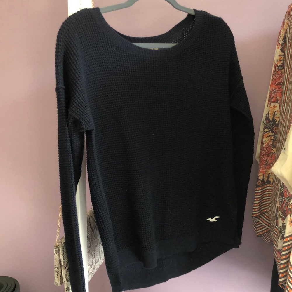 NAVY HOLLISTER SWEATER